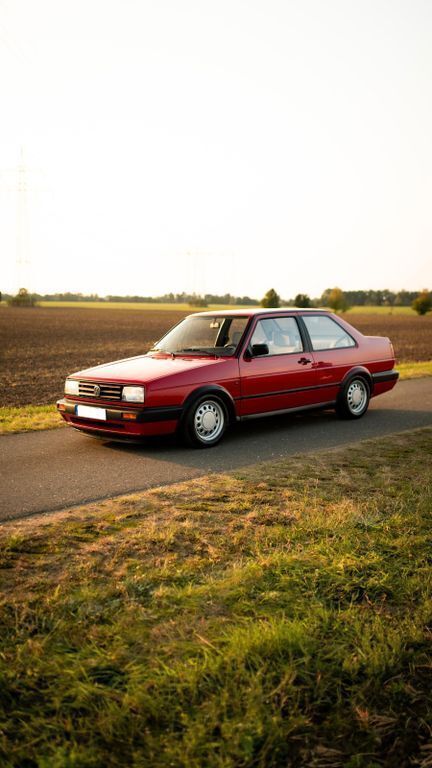Rot Gebraucht 1990 VW Jetta Coupé | 10.500 € - Bild 1/4