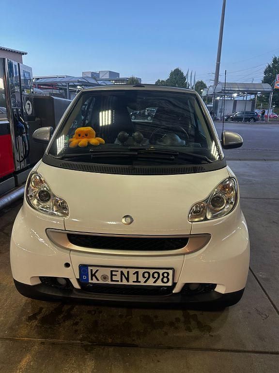 Weiß Gebraucht 2010 Smart ForTwo Cabrio Passion Cabrio | 5.200 € (Fairer Preis) - Bild 1/4