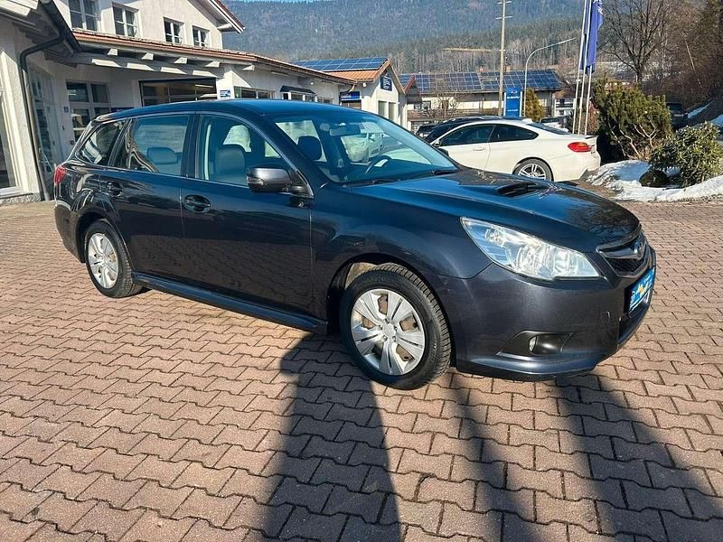 Gebraucht Subaru Legacy Trend 150 PS (110 kW) 2012 Graphite gray met. Kombi