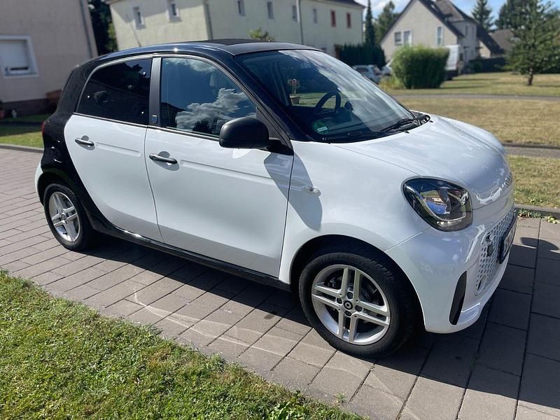 Schwarz Gebraucht 2021 Smart ForFour Electric Drive Kleinwagen | 9.900 € (Fairer Preis) - Bild 1/4