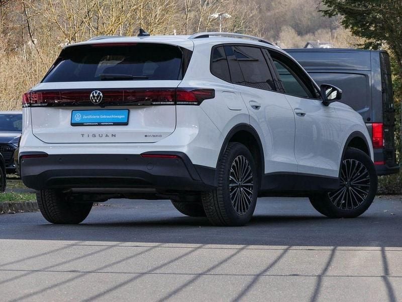 Gebraucht VW Tiguan Pro 204 PS (150 kW) 2025 Weiß SUV