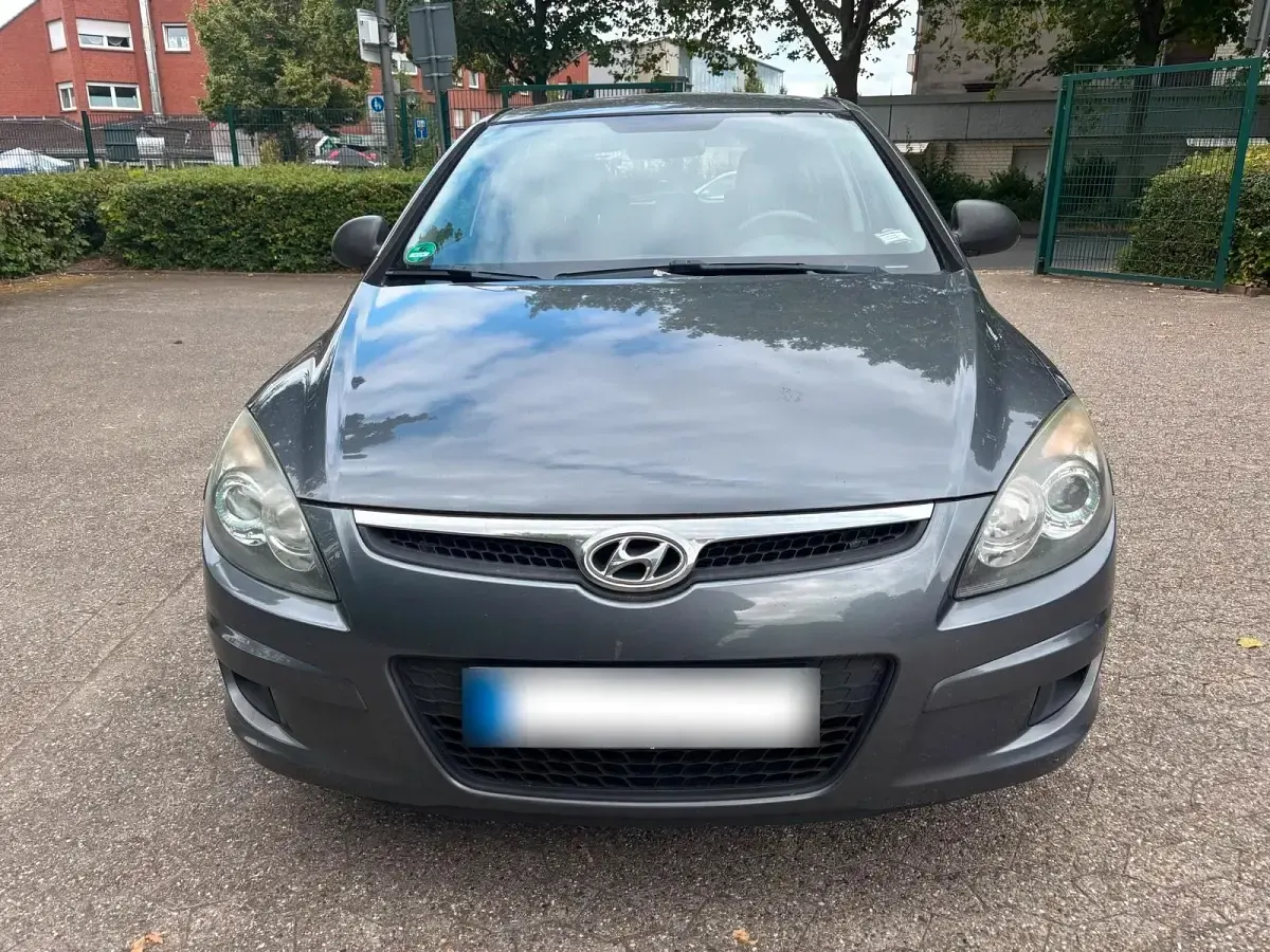 Gebraucht Hyundai i30 100 PS (73 kW) 2009 Limousine