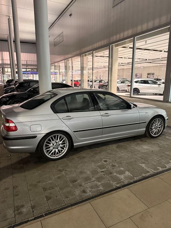 Silber Gebraucht 2003 BMW 325 M Sport Limousine | 9.990 € (Etwas zu teuer) - Bild 1/4