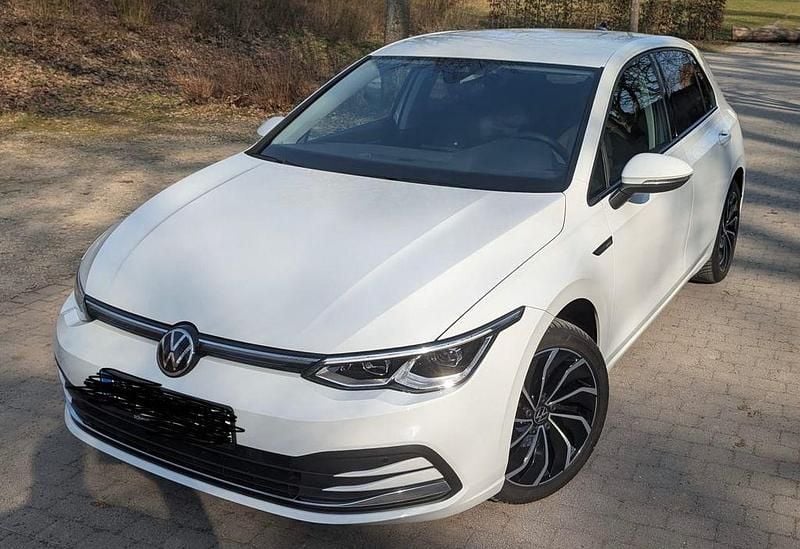 Gebraucht VW Golf VIII Style 131 PS (96 kW) 2021 Weiß Limousine
