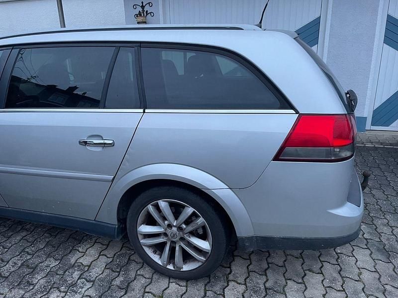 Gebraucht Opel Vectra Cosmo 184 PS (135 kW) 2007 Silber Kombi