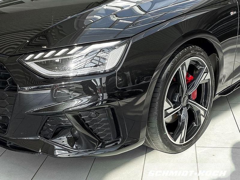 Gebraucht Audi A4 S-Line 204 PS (150 kW) 2024 Mythosschwarz (schwarz) Kombi