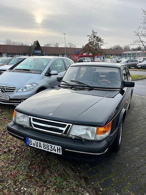 Second-hand Saab 900 140 CP (102 kW) 1992 Negru Coupe