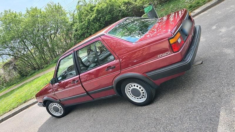 Second-hand VW Jetta 72 CP (52 kW) 1988 Roșu Berlinǎ