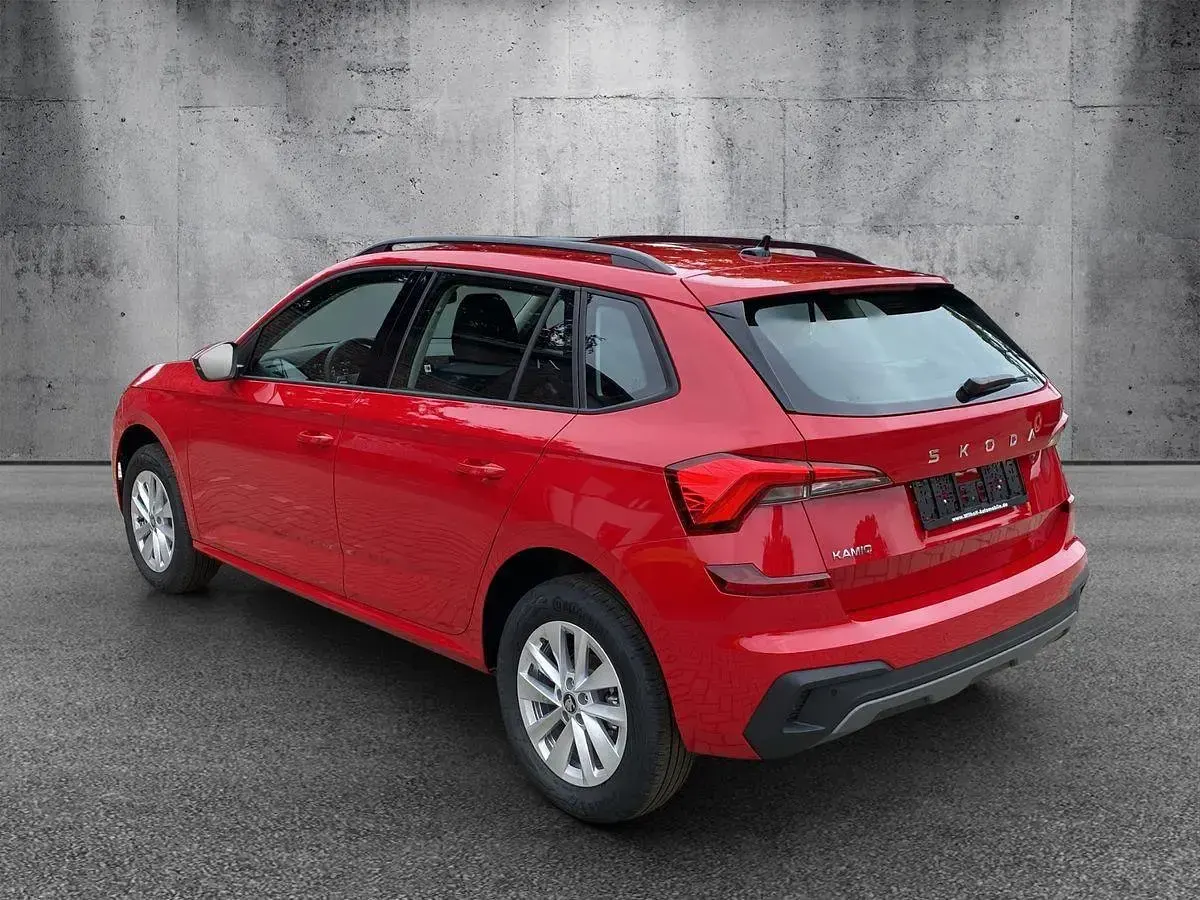 Neu Skoda Kamiq 116 PS (85 kW) 2026 Velvet rot SUV