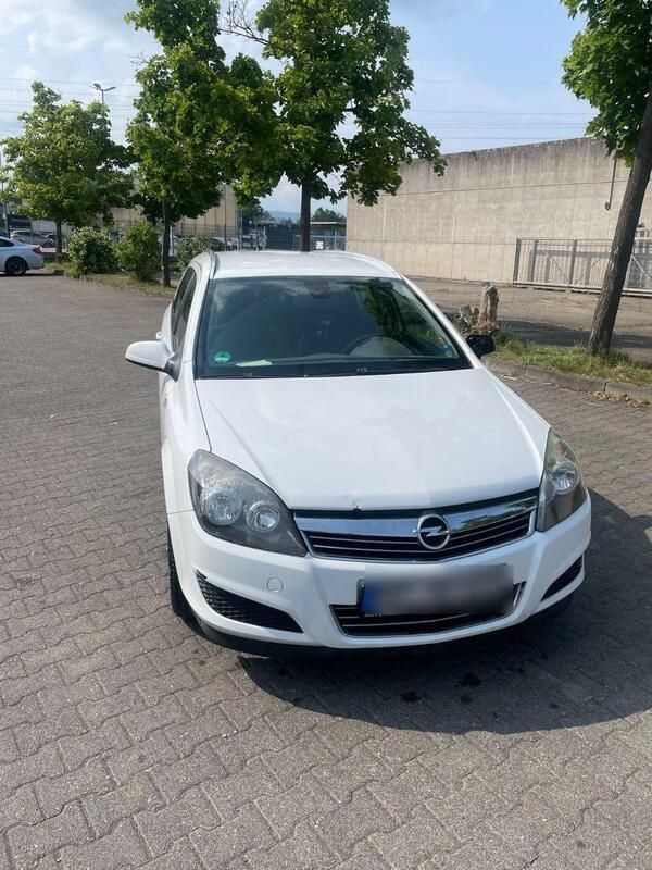 Weiß Gebraucht 2009 Opel Astra Kombi | 1.500 € (Guter Preis) - Bild 1/4