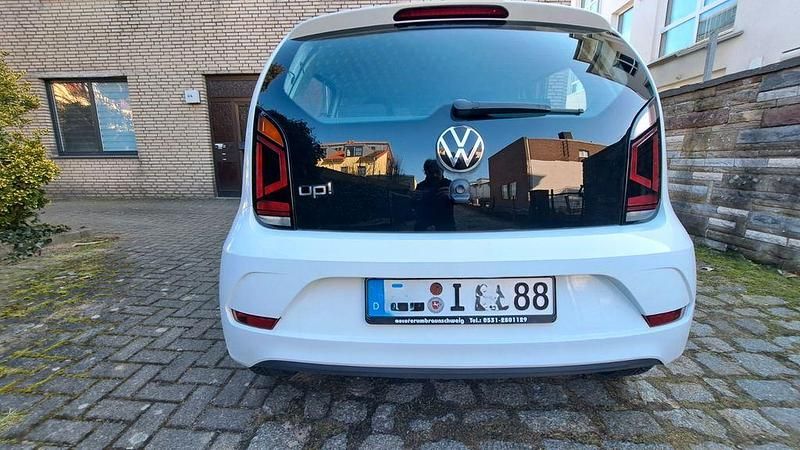 Gebraucht VW up! Move 65 PS (47 kW) 2020 Weiß Kleinwagen