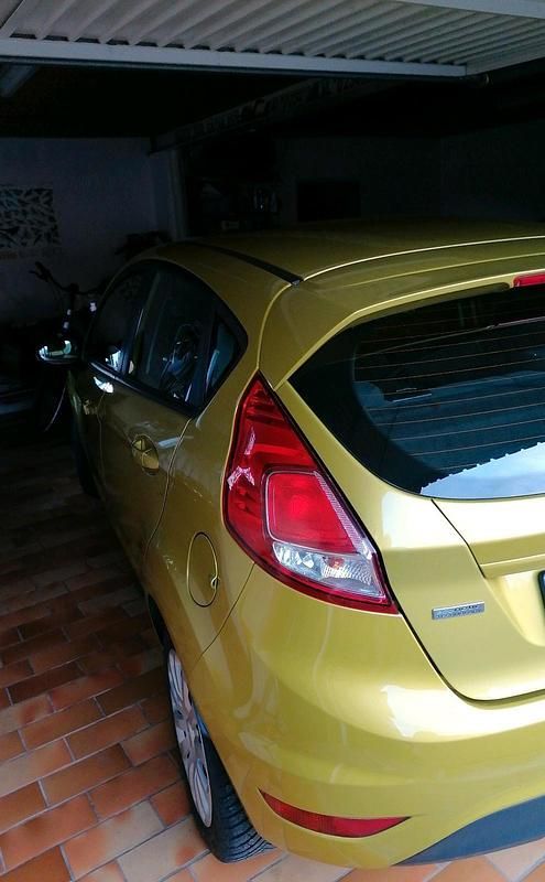 Gebraucht Ford Fiesta 100 PS (73 kW) 2013 Andere farben Kleinwagen