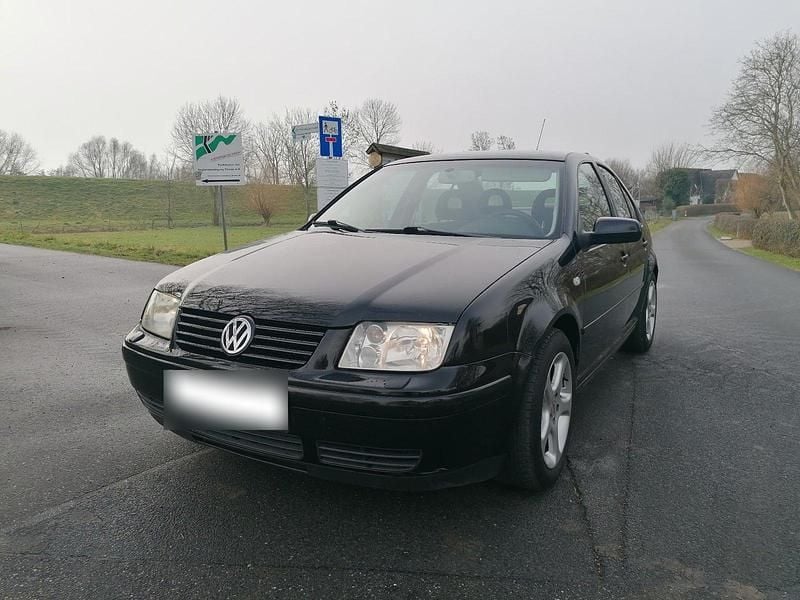 Gebraucht VW Bora 115 PS (84 kW) 2000 Schwarz Limousine