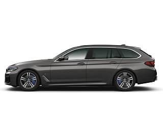 Gebraucht BMW 530 M Sport 286 PS (210 kW) 2021 Sophistograu brillanteffekt me Kombi