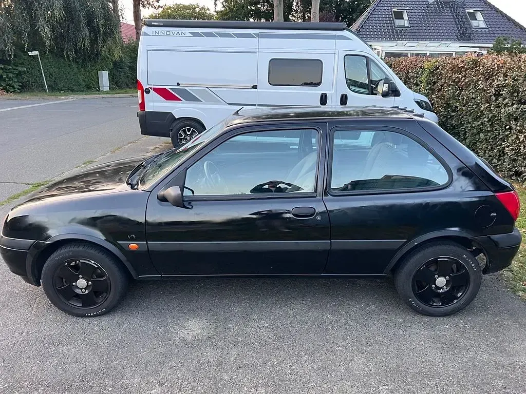 Gebraucht Ford Fiesta Ghia 75 PS (55 kW) 2001 Schwarz Kleinwagen