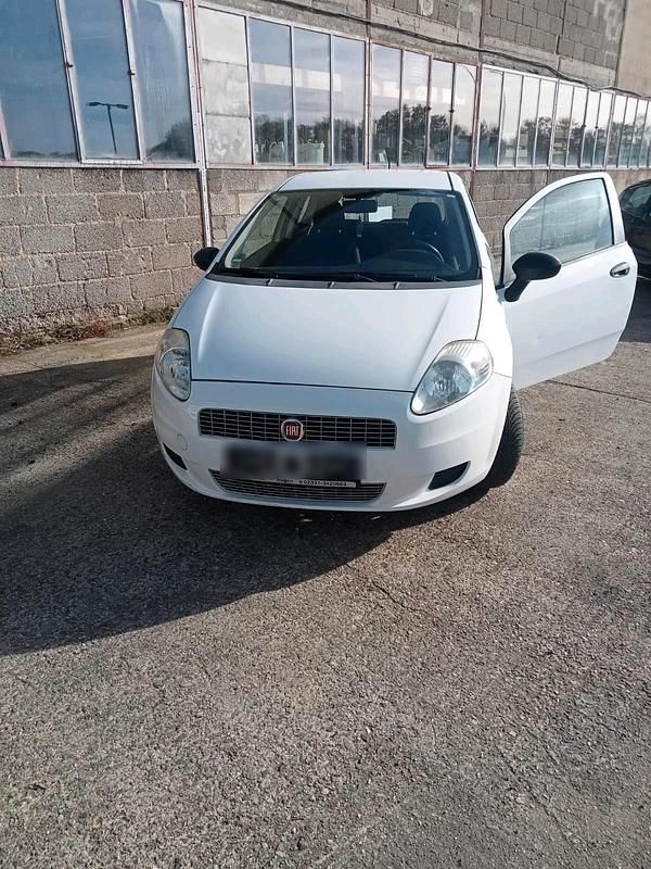 Weiß Gebraucht 2009 Fiat Punto Kleinwagen | 1.999 € (Fairer Preis) - Bild 1/4