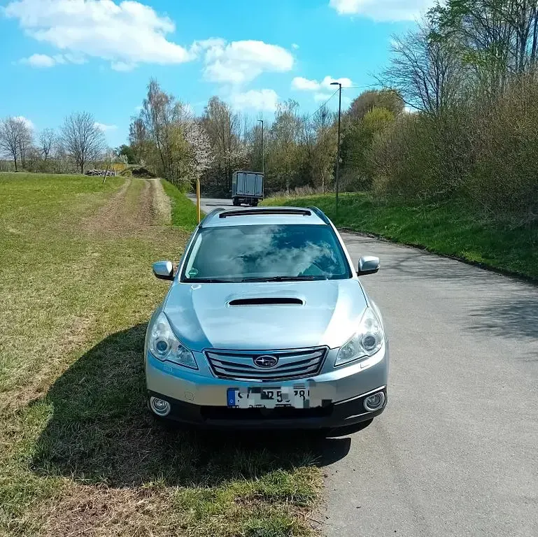 Gebraucht Subaru Outback Active 150 PS (110 kW) 2012 Silber Kombi