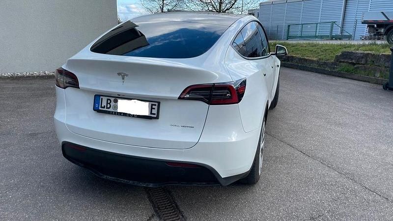 Gebraucht Tesla Model Y 373 kW (508 PS) 2023 Weiß SUV