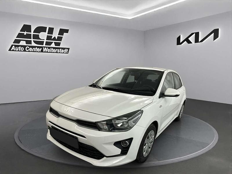 Second-hand Kia Rio 84 CP (61 kW) 2022 Alb Hatchback