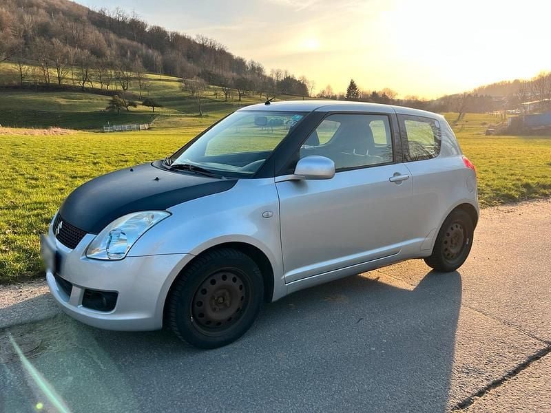 Gebraucht Suzuki Swift 92 PS (67 kW) 2010 Silber Kleinwagen