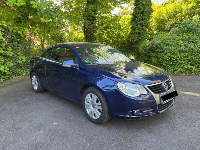 Blau Gebraucht 2006 VW Eos Cabrio | 10.000 € (Teuer) - Bild 1/4