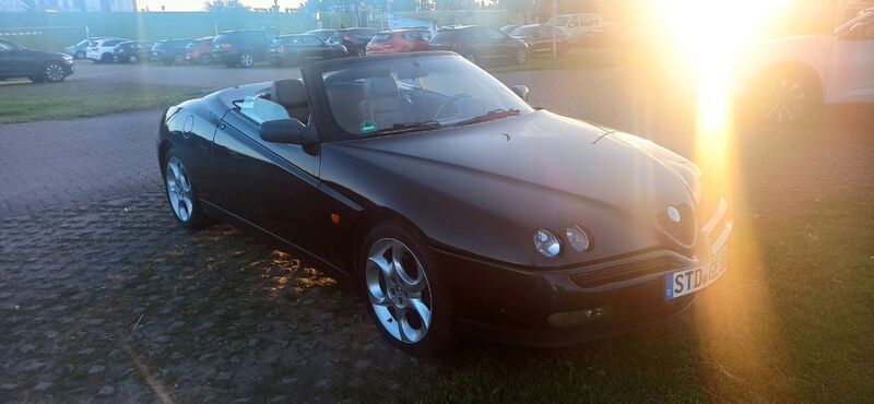Schwarz Gebraucht 1995 Alfa Romeo Spider Cabrio | 2.099 € - Bild 1/4