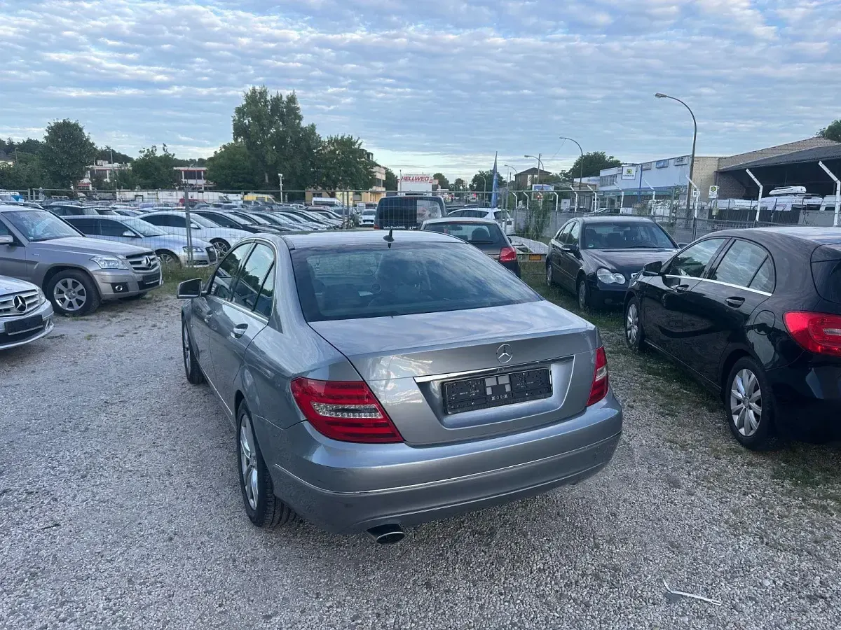 Gebraucht Mercedes C250 204 PS (150 kW) 2011 Silber Limousine