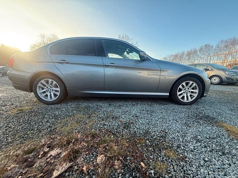 Gebraucht BMW 325 M Sport 218 PS (160 kW) 2010 Grau Limousine