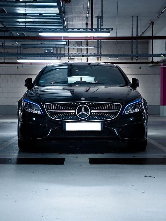 Schwarz Gebraucht 2016 Mercedes CLS500 Limousine | 38.000 € (Teuer) - Bild 1/4