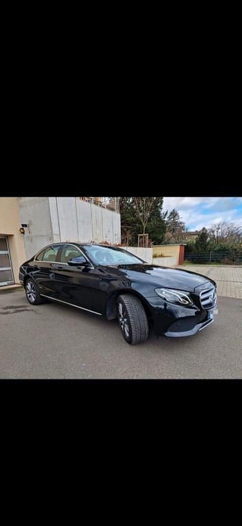 Używany Mercedes E400 Avantgarde 333 KM (244 kW) 2017 Czarny Sedan/Limuzyna