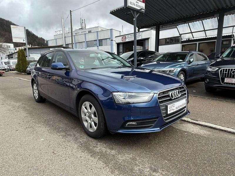 Gebraucht Audi A4 Attraction 177 PS (130 kW) 2014 Scubablau metallic Kombi