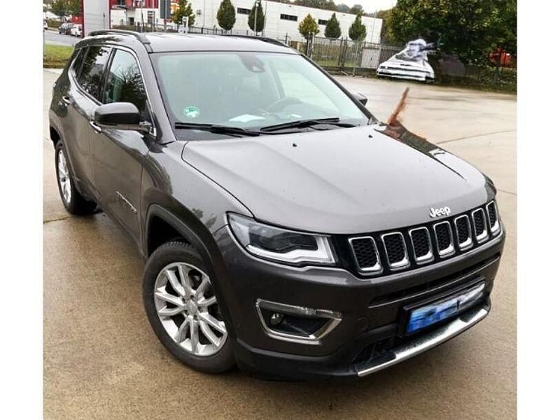 Gebraucht Jeep Compass Limited 131 PS (96 kW) 2020 Grau SUV