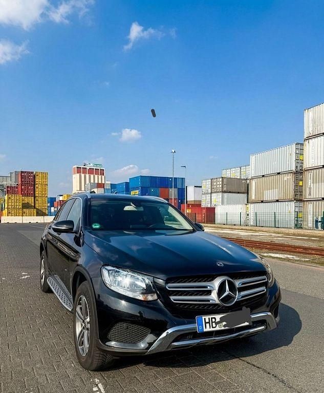 Gebraucht Mercedes GLC250 AMG line 211 PS (155 kW) 2018 Schwarz SUV