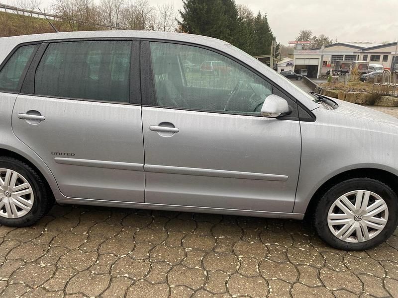 Gebraucht VW Polo 69 PS (50 kW) 2009 Grau Kleinwagen