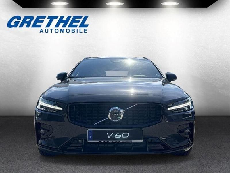 Gebraucht Volvo V60 Plus 197 PS (144 kW) 2023 Platinum grey / (grau) metallic Kombi
