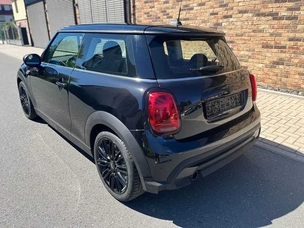 Gebraucht Mini Cooper 136 PS (100 kW) 2023 Schwarz Kleinwagen