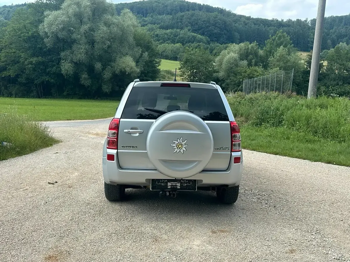 Gebraucht Suzuki Grand Vitara 128 PS (94 kW) 2006 Silber SUV