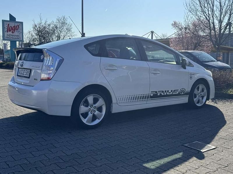 Gebraucht Toyota Prius Executive 99 PS (72 kW) 2011 Limousine