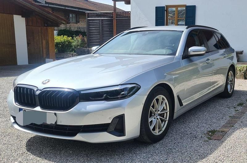 Silber Gebraucht 2021 BMW 530 Kombi | 28.500 € (Superpreis) - Bild 1/4