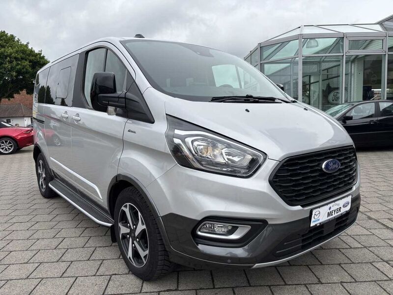 Silber Gebraucht 2023 Ford Tourneo Custom Active Van / Kleinbus | 42.750 € (Guter Preis) - Bild 1/4