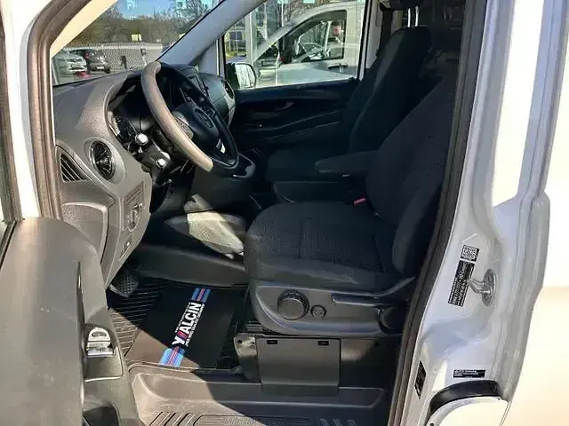 Gebraucht Mercedes Vito 136 PS (100 kW) 2021 Arktikweiß Van