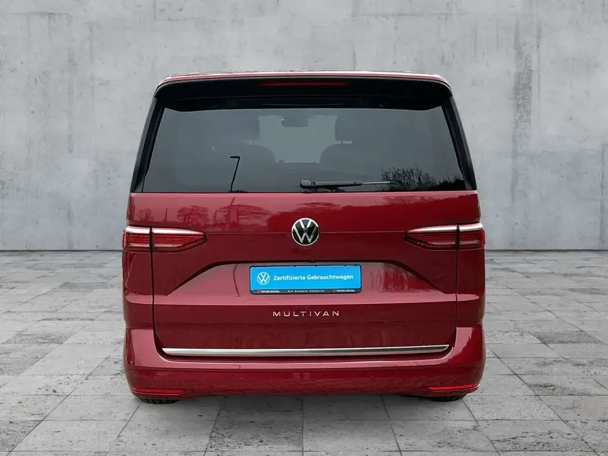 Używany VW T7 Style 204 KM (150 kW) 2025 Czerwony Van