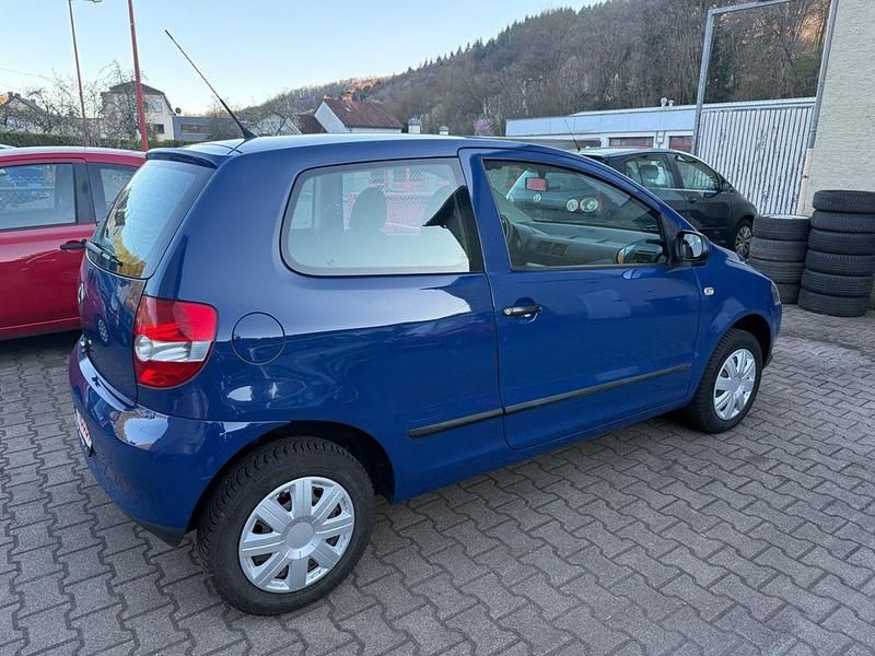 Gebraucht VW Fox Basis 54 PS (39 kW) 2007 Blau Kleinwagen