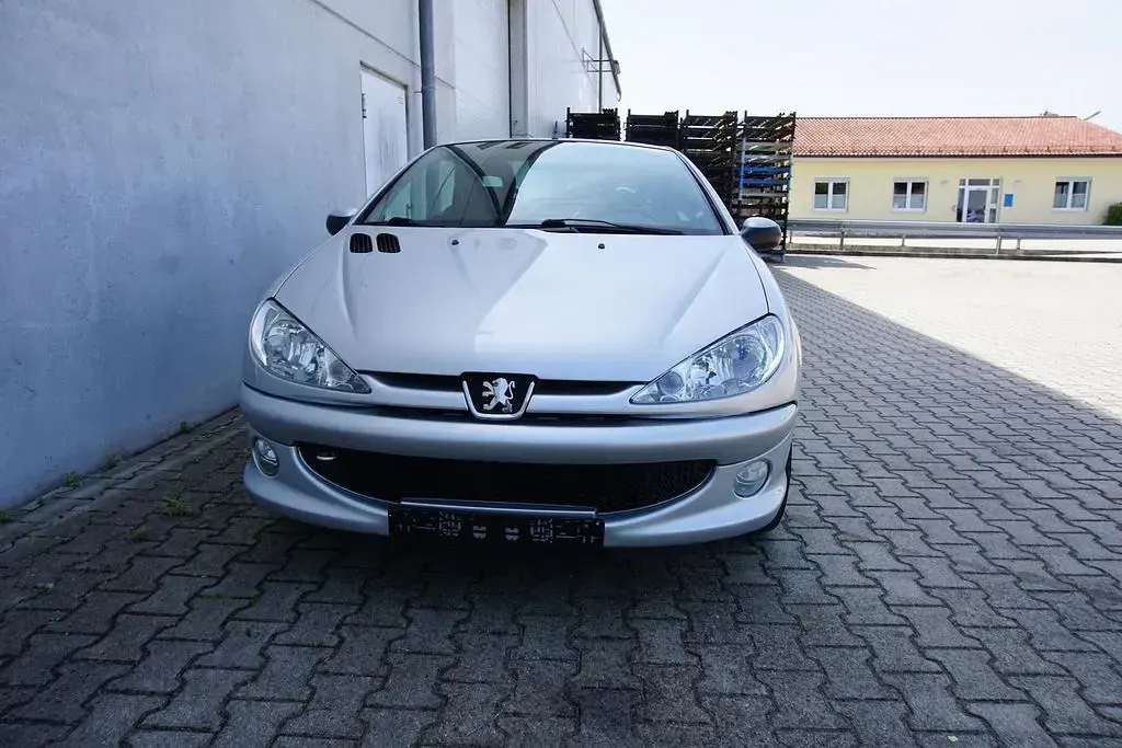 Gebraucht Peugeot 206 CC 109 PS (80 kW) 2006 Lackierung aluminiumgrau/metalliclackierung mit schutzlack Cabrio