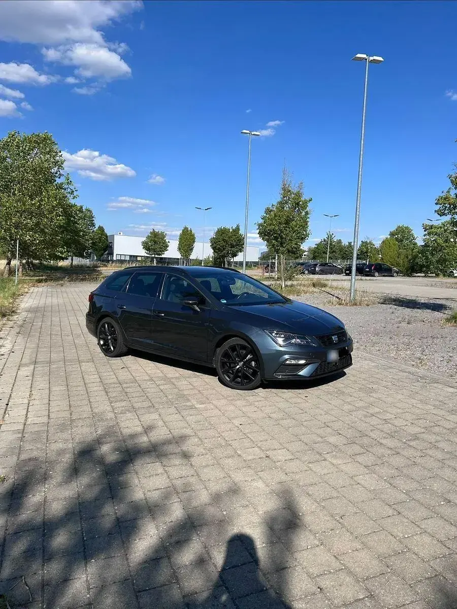 Gebraucht Seat Leon FR 150 PS (110 kW) 2019 Grau Limousine