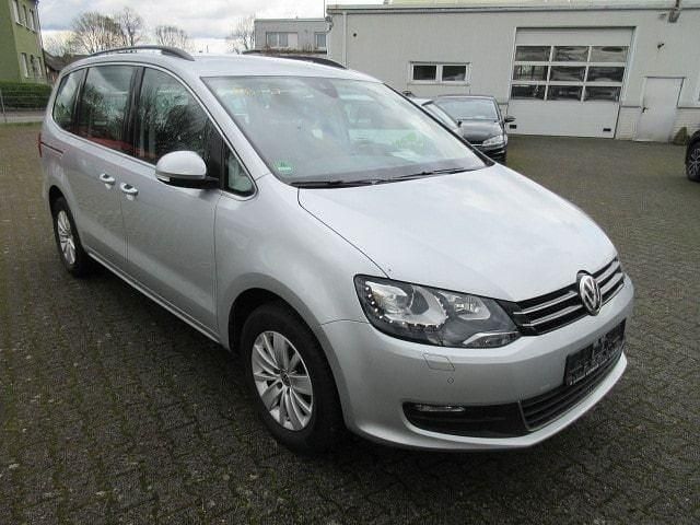 Gebraucht VW Sharan Comfortline 177 PS (130 kW) 2019 Reflexsilber metallic Van / Kleinbus