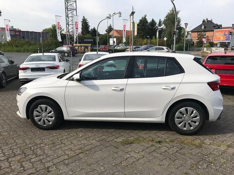 Gebraucht Skoda Fabia Active 80 PS (58 kW) 2023 Weiß Kleinwagen