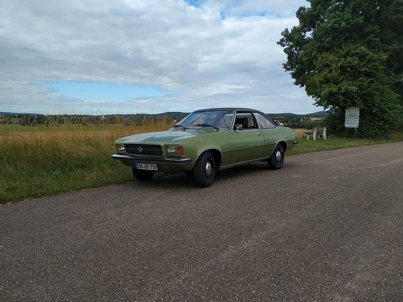Grün Gebraucht 1975 Opel Rekord Coupé | 8.999 € - Bild 1/4
