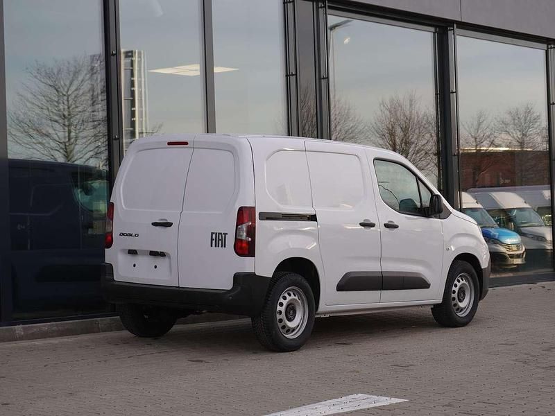 Neu Fiat Doblò 102 PS (75 kW) 2026 Weiß Van / Kleinbus
