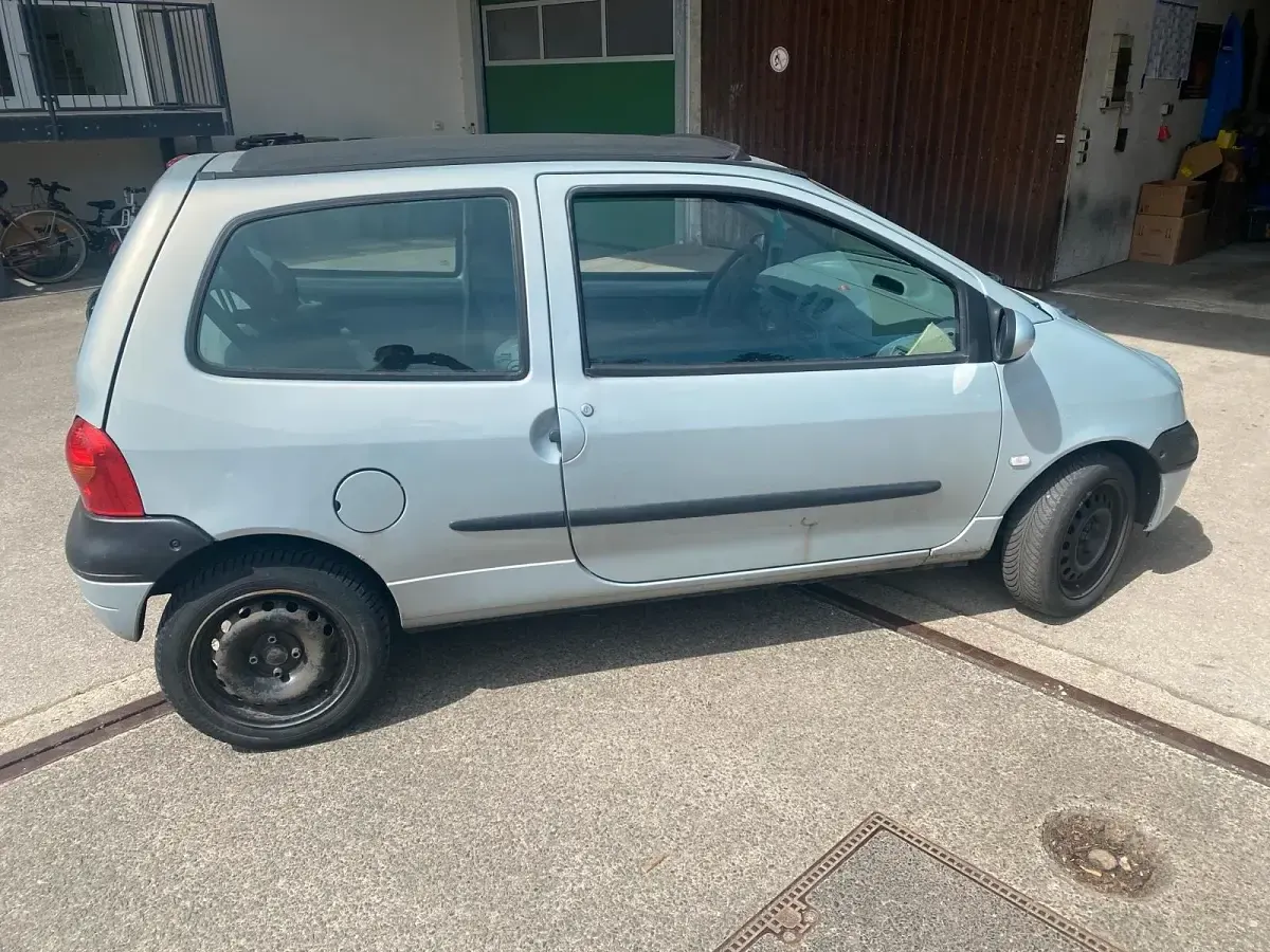 Gebraucht Renault Twingo 58 PS (42 kW) 2005 Silber Kleinwagen